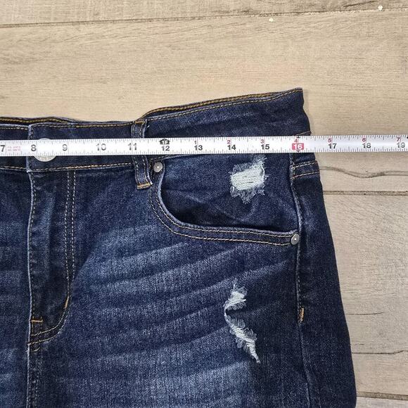 Indigo Rein Womens Distressed Denim Shorts Size 15 Dark Wash Cuffed Travel - Picture 4 of 10